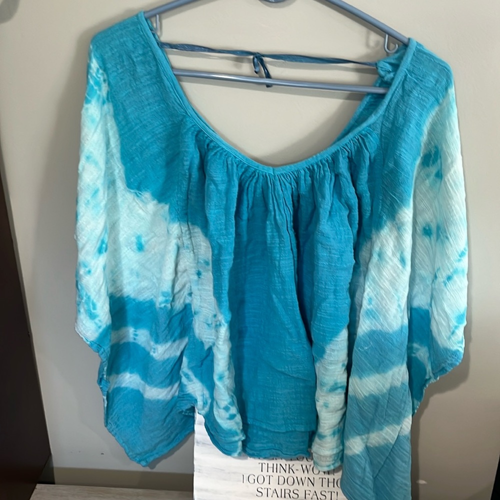 Billabong size small shirt